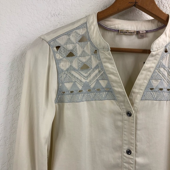 Anthro Tyla Holding Horses Chambray Cut Out Button - Picture 5 of 12